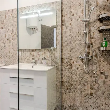 Apartamento Casa Romania - Terra Armenime