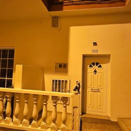 Apartamento Casa Romania - Terra *