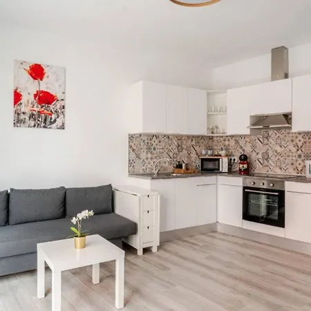 Apartamento Casa Romania - Terra *