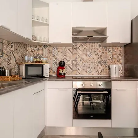 Apartamento Casa Romania - Terra *